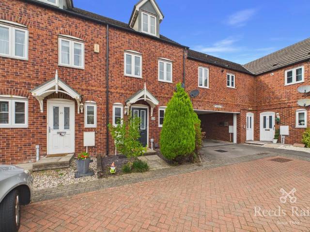 3 bedroom terraced house for sale