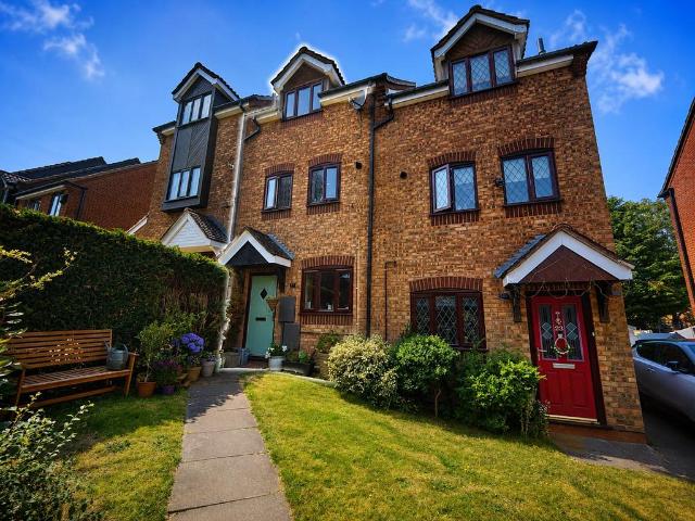3 bedroom terraced house for sale