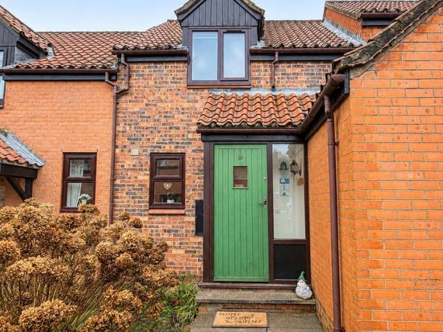2 bedroom terraced house for sale