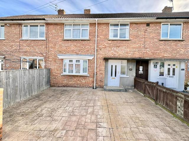 3 bedroom terraced house for sale