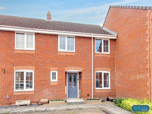 3 bedroom terraced house for sale