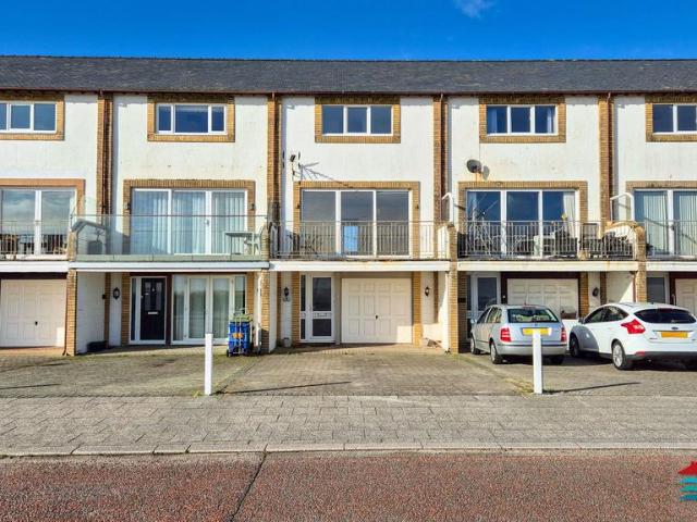 4 bedroom terraced house for sale