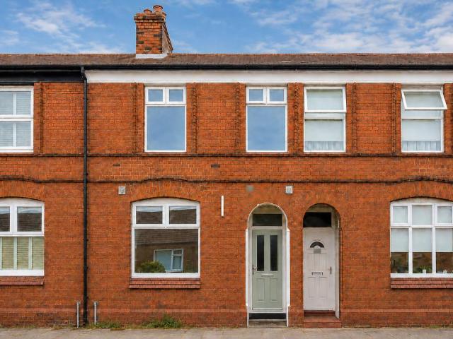 3 bedroom terraced house for sale