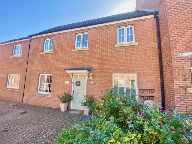 3 bedroom terraced house for sale