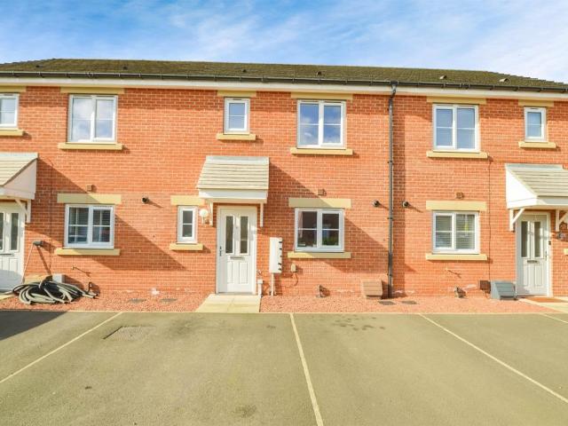 3 bedroom terraced house for sale