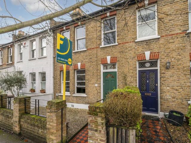 3 bedroom terraced house for sale