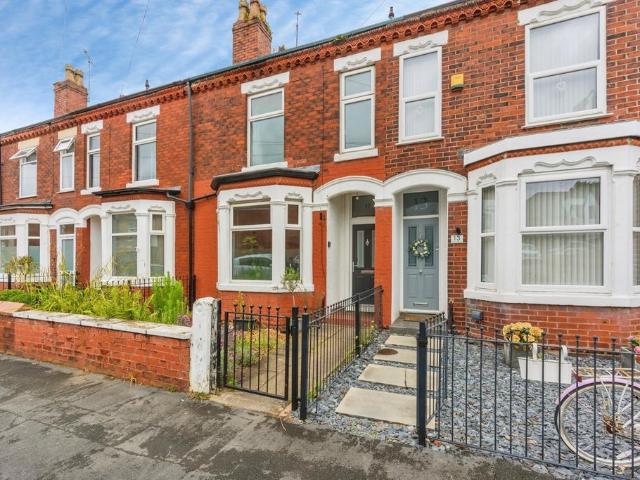 3 bedroom terraced house for sale