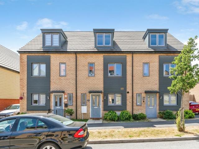 3 bedroom terraced house for sale