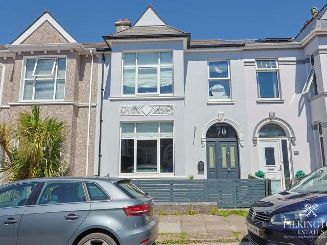 3 bedroom terraced house for sale