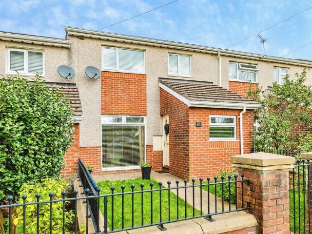 3 bedroom terraced house for sale