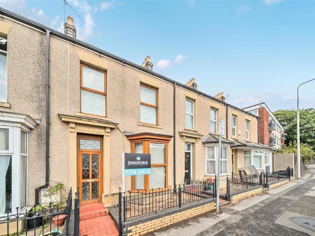 3 bedroom terraced house for sale
