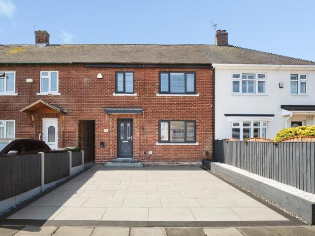 3 bedroom terraced house for sale