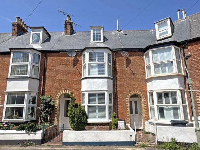 3 bedroom terraced house for sale