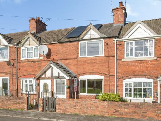 3 bedroom terraced house for sale