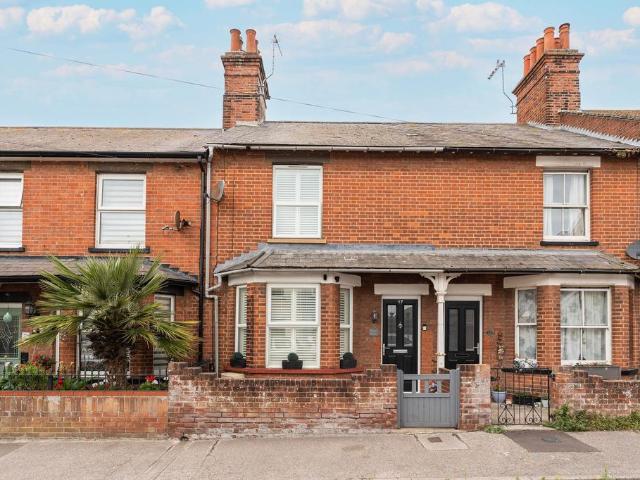 3 bedroom terraced house for sale