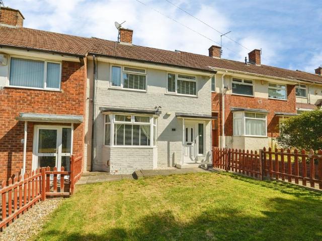 3 bedroom terraced house for sale
