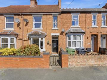 House for sale in Burhill - Garden, Fireplace