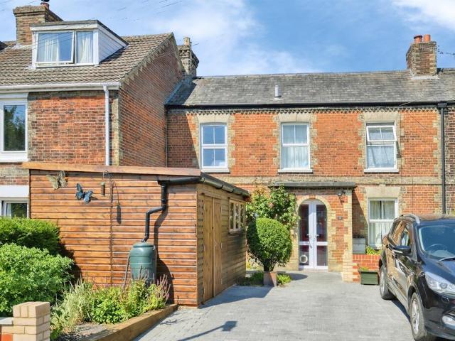 3 bedroom terraced house for sale