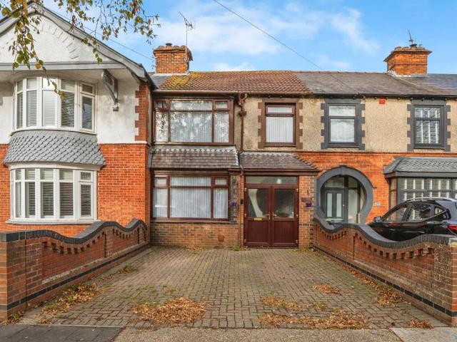 3 bedroom terraced house for sale