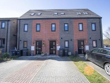 3 bedroom terraced house for sale