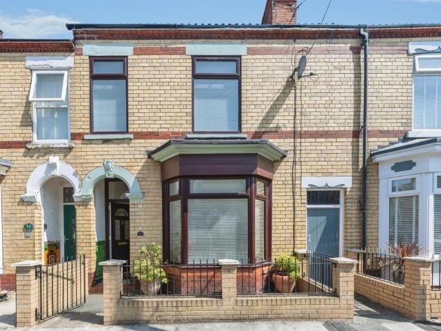 3 bedroom terraced house for sale