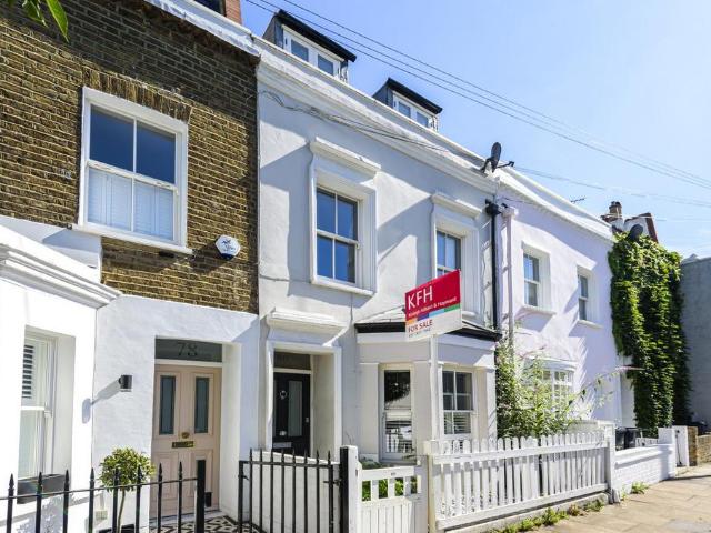 3 bedroom terraced house for sale