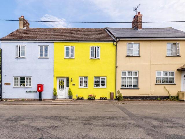 3 bedroom terraced house for sale