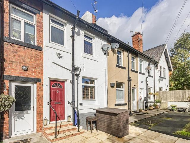 3 bedroom terraced house for sale
