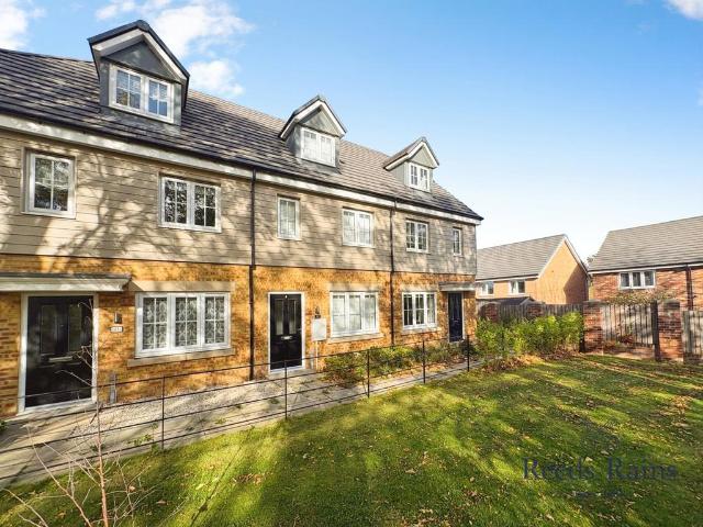 3 bedroom terraced house for sale