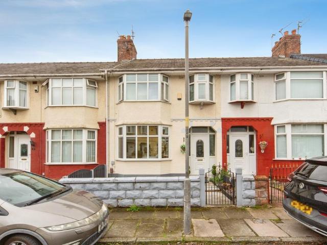 3 bedroom terraced house for sale