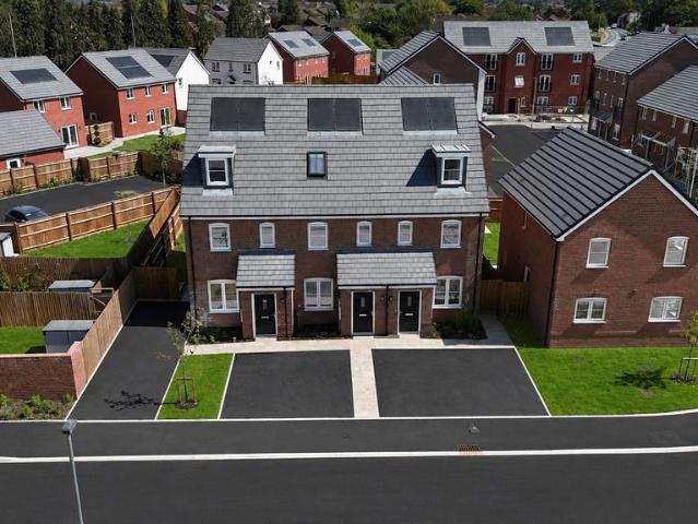 3 bedroom terraced house for sale