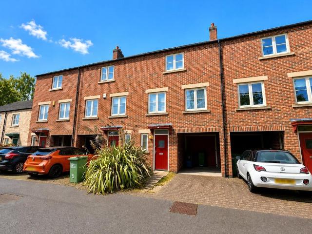 3 bedroom terraced house for sale