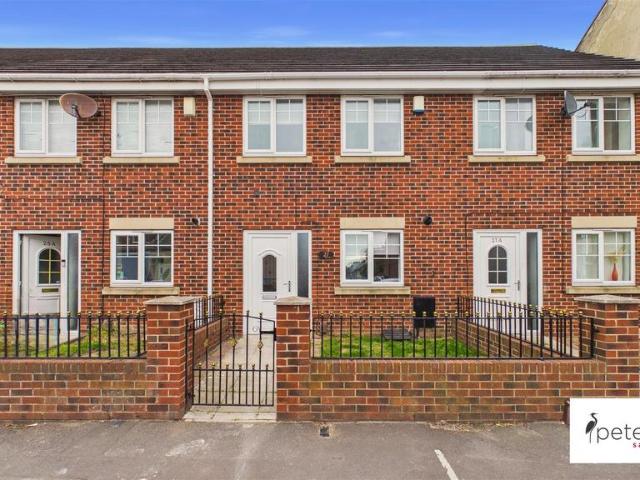 3 bedroom terraced house for sale