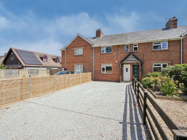 3 bedroom terraced house for sale