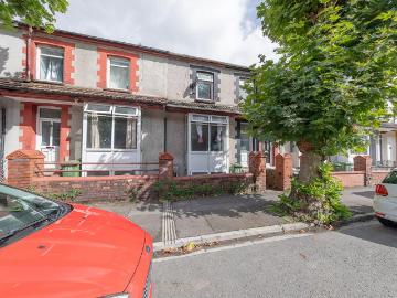 4 bedroom terraced house for sale