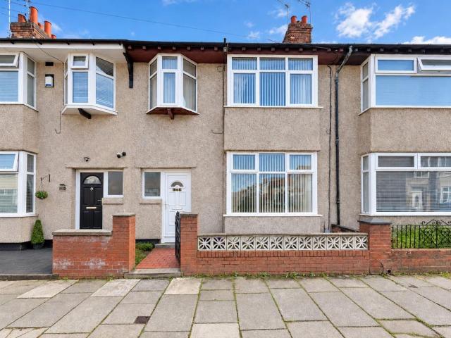 3 bedroom terraced house for sale