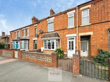House for sale in Burhill - Equipped kitchen