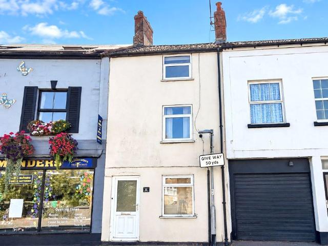 3 bedroom terraced house for sale
