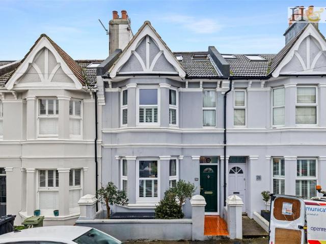 3 bedroom terraced house for sale