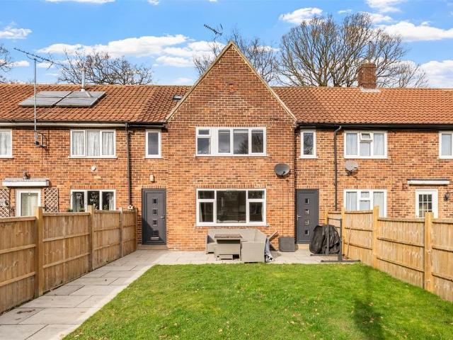 3 bedroom terraced house for sale