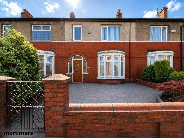 3 bedroom terraced house for sale
