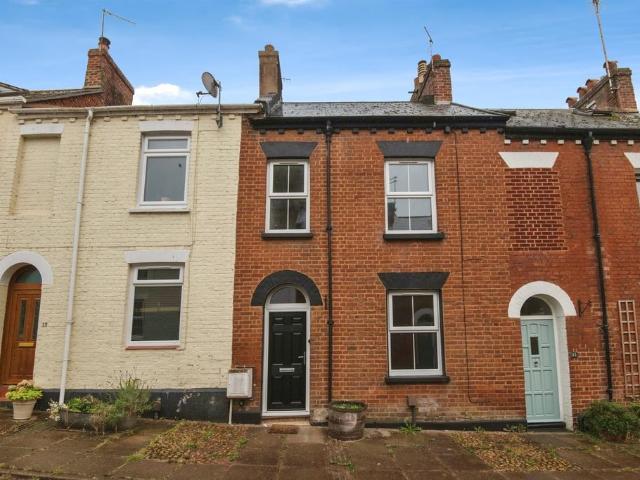 3 bedroom terraced house for sale