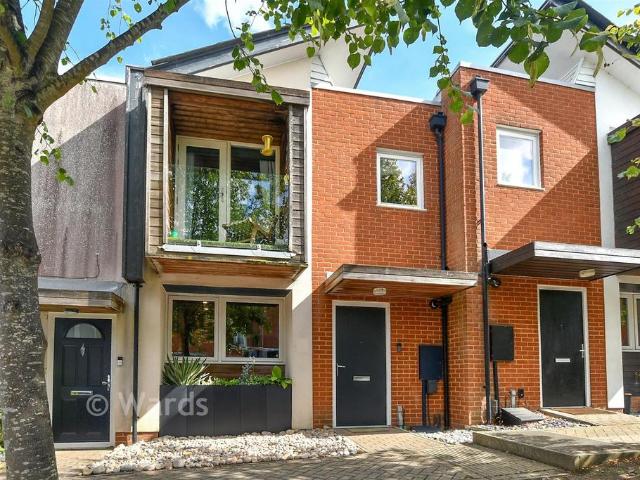 3 bedroom terraced house for sale
