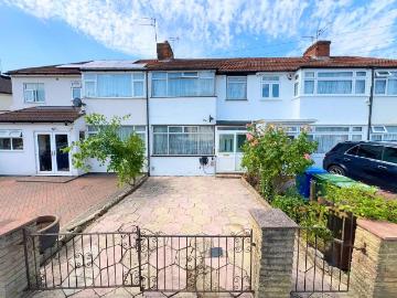 3 bedroom terraced house for sale