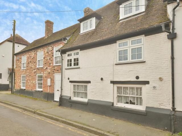 3 bedroom terraced house for sale