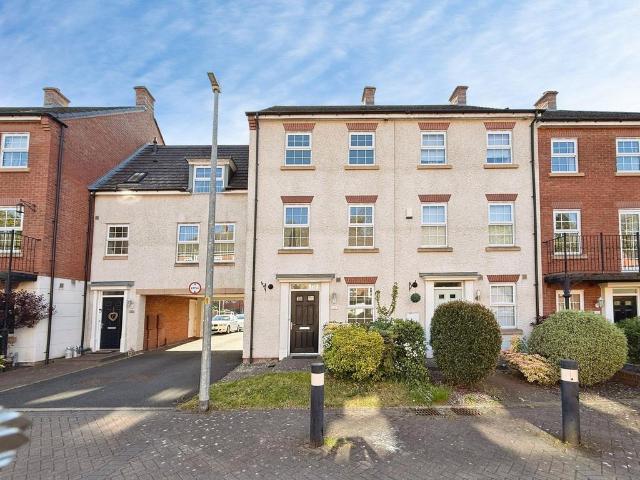 3 bedroom townhouse for sale