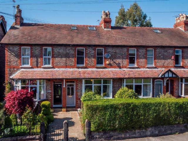 3 bedroom terraced house for sale