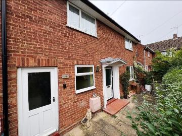 House for sale in Burhill - Equipped kitchen