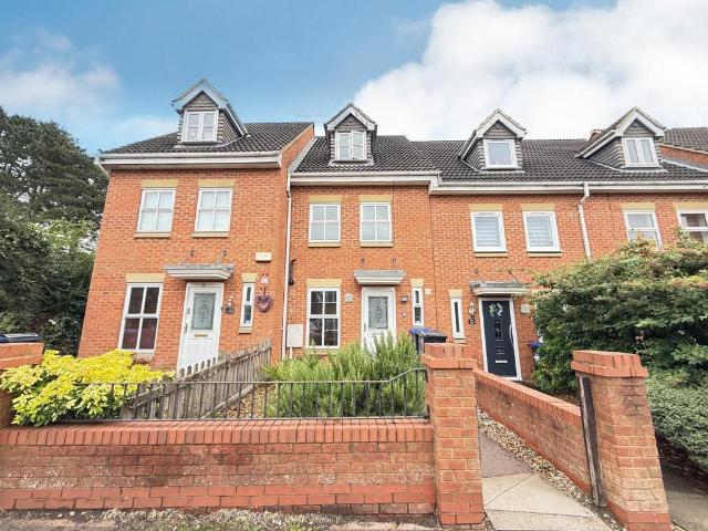 3 bedroom terraced house for sale