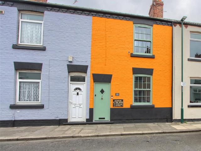 3 bedroom terraced house for sale
